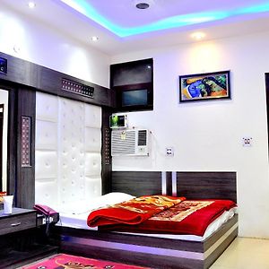 Hotel Peace Point - 1 Min Walking Distance From Station